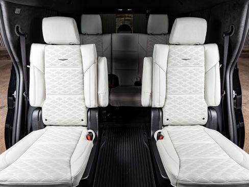 Used 2026 Cadillac Escalade Platinum Sport w/ LPO, ONYX Package image 37