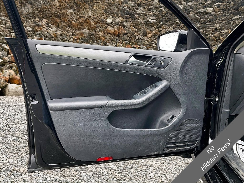 Used 2013 Volkswagen Jetta SEL FWD image 18