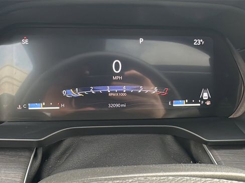 Used 2023 Jeep Grand Cherokee L Limited w/ Luxury Tech Group II image 19