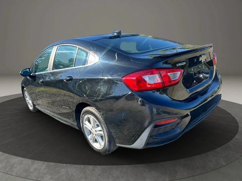 Used 2017 Chevrolet Cruze LT w/ Convenience Package FWD image 8