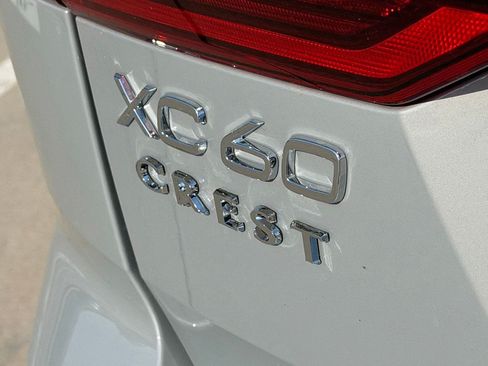 New 2027 Volvo XC60 B5 Plus AWD/4WD image 7