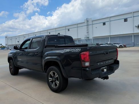 Used 2019 Toyota Tacoma TRD Sport AWD/4WD image 7