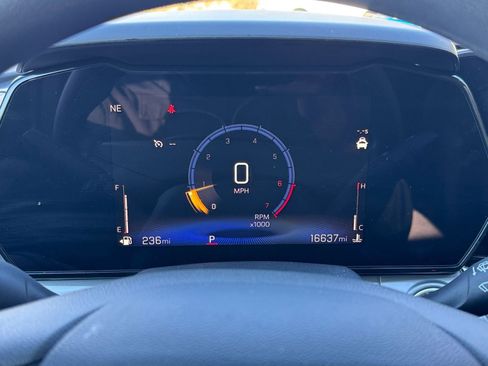 Used 2025 Chevrolet Trax LT image 35