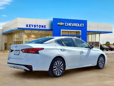 Used 2025 Nissan Altima 2.5 SV image 7