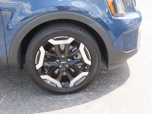 Used 2023 Kia Telluride EX FWD image 9