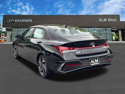 Certified 2025 Hyundai Elantra Sport image 7