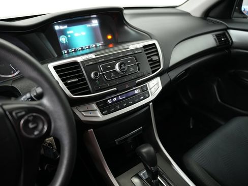 Used 2015 Honda Accord LX image 19
