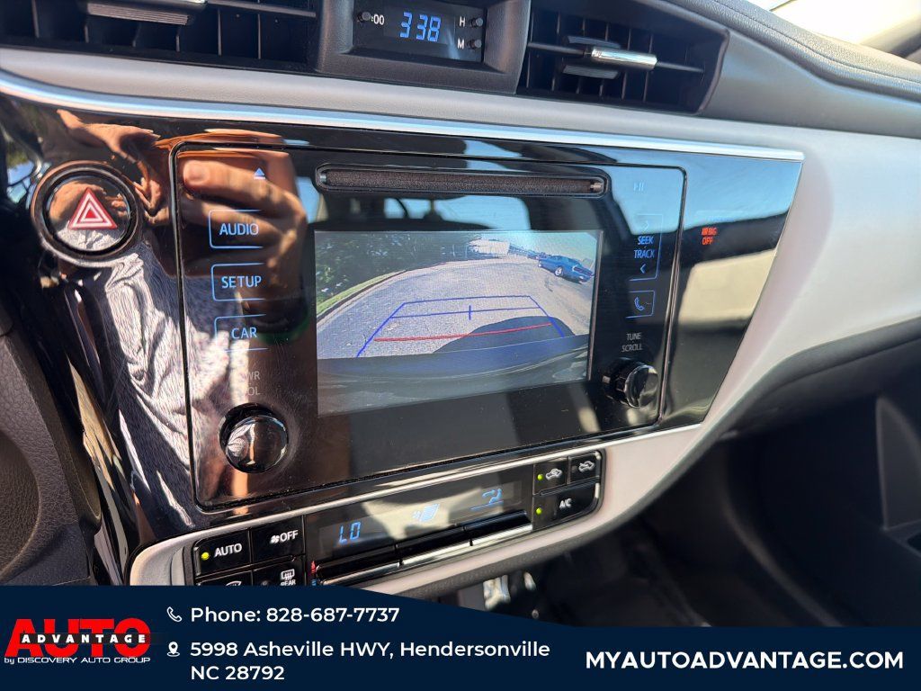 Used 2018 Toyota Corolla LE FWD image 14