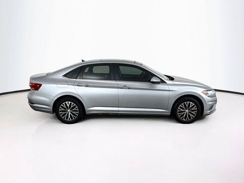 Used 2019 Volkswagen Jetta SE FWD image 3