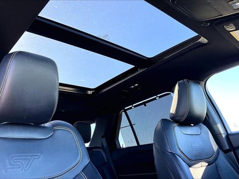 Used 2022 Ford Explorer ST w/ Equipment Group 401A image 13