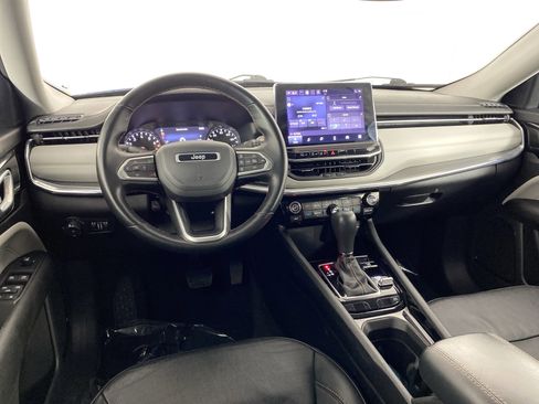 Used 2022 Jeep Compass Limited image 19