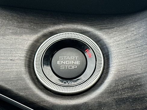 Used 2022 Jeep Grand Cherokee L Overland w/ Advanced Protech Group III image 26