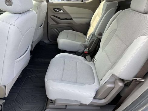 Certified 2020 Chevrolet Traverse LT FWD image 11