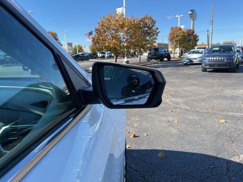 Used 2021 Chevrolet Equinox LT image 7