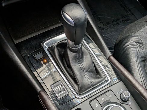 Used 2017 MAZDA MAZDA3 Grand Touring image 25