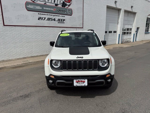 Used 2023 Jeep Renegade Latitude AWD/4WD image 6