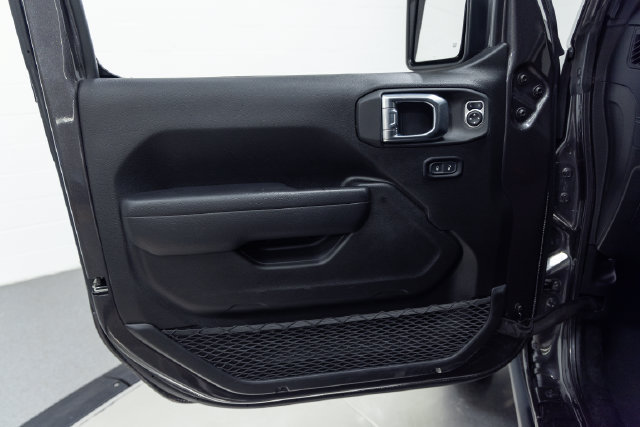 Used 2025 Jeep Wrangler Unlimited Rubicon AWD/4WD image 11
