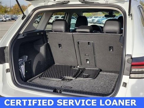 New 2025 Volkswagen Taos SEL image 6