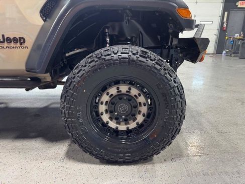 Used 2020 Jeep Gladiator Sport w/ Quick Order Package 24S AWD/4WD image 27