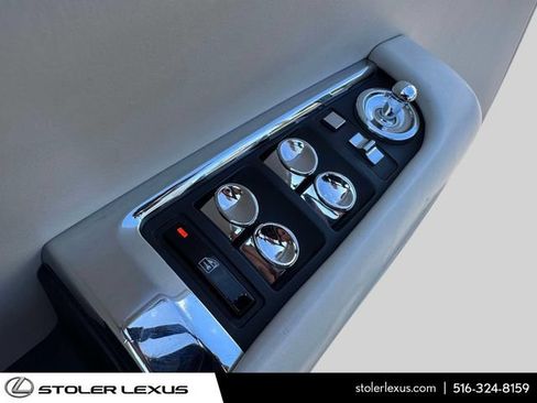 Used 2017 Rolls-Royce Wraith RWD image 19