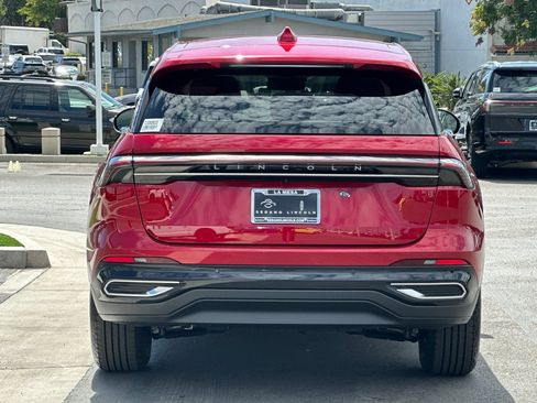 New 2026 Lincoln Nautilus Premier AWD/4WD image 4
