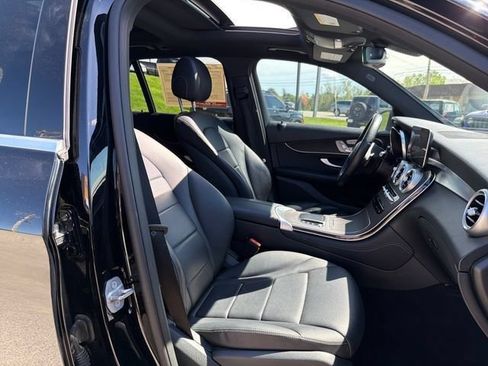 Used 2021 Mercedes-Benz GLC 300 w/ Premium Package image 36