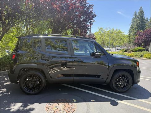 Used 2019 Jeep Renegade Altitude w/ Quick Order Package 2XM FWD image 6