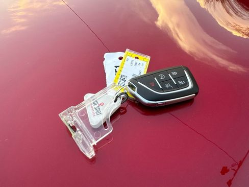 Used 2024 Cadillac Lyriq Luxury image 35