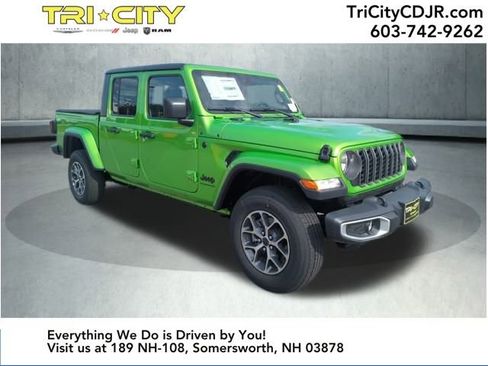 New 2025 Jeep Gladiator Sport image 7