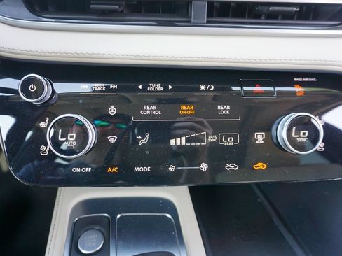Used 2023 INFINITI QX60 Luxe w/ Performance Audio Package FWD image 12