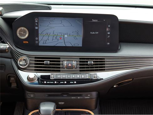 Certified 2022 Lexus LS 500 AWD w/ Luxury Package image 19