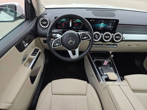 Used 2021 Mercedes-Benz GLB 250 4MATIC image 21