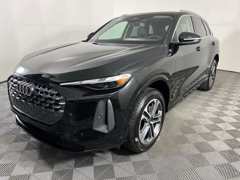Used 2025 Audi Q5 Premium w/ Convenience Package AWD/4WD image 2
