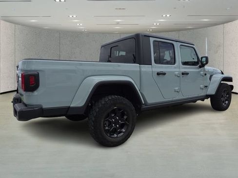 Used 2023 Jeep Gladiator Sport AWD/4WD image 34