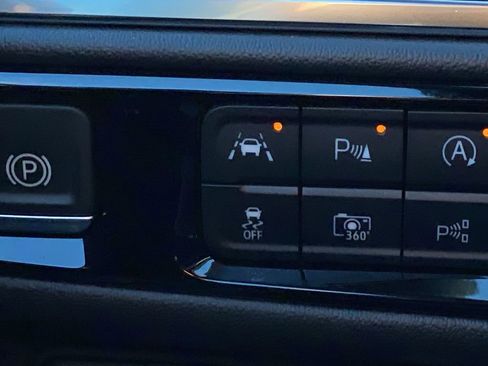 Certified 2025 GMC Yukon XL Denali image 29