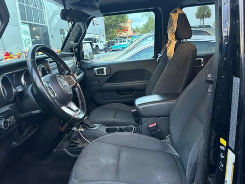 Used 2021 Jeep Wrangler Unlimited Sahara AWD/4WD image 7