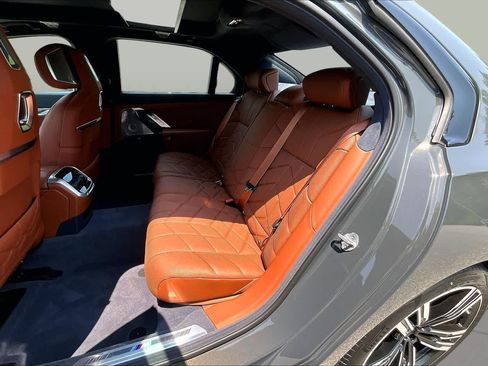 Used 2023 BMW 760i xDrive w/ Luxury Rear Seating Package AWD/4WD image 21
