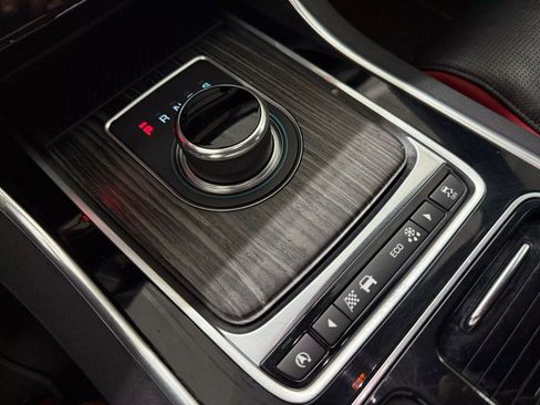 Used 2018 Jaguar XF S image 12