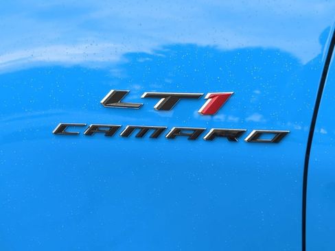 Used 2023 Chevrolet Camaro LT w/ Technology Package RWD image 5