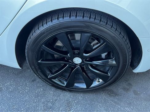 Used 2019 Tesla Model 3 Standard Range Plus RWD image 13