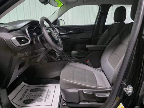 Used 2021 Chevrolet TrailBlazer LS FWD image 9