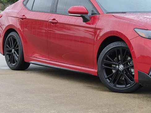 Used 2025 Toyota Camry SE w/ Convenience Package FWD image 12
