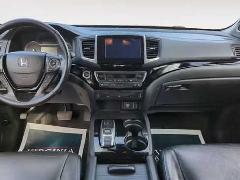Used 2017 Honda Pilot Touring image 14