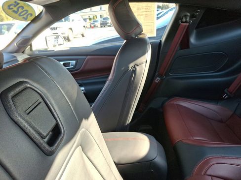 Used 2025 Ford Mustang GT Premium image 18
