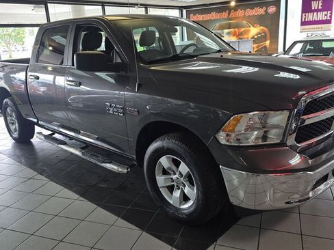 Used 2017 RAM 1500 Classic SLT AWD/4WD image 4