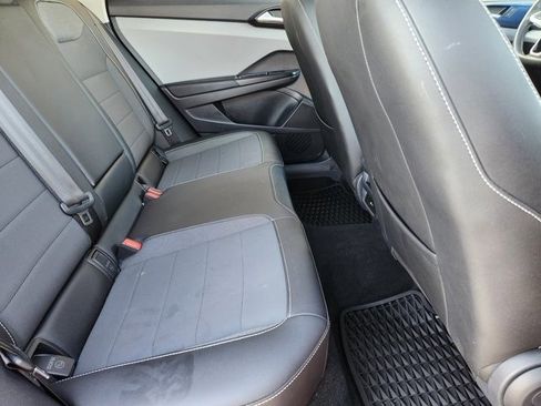 Used 2022 Volkswagen Taos SE image 31