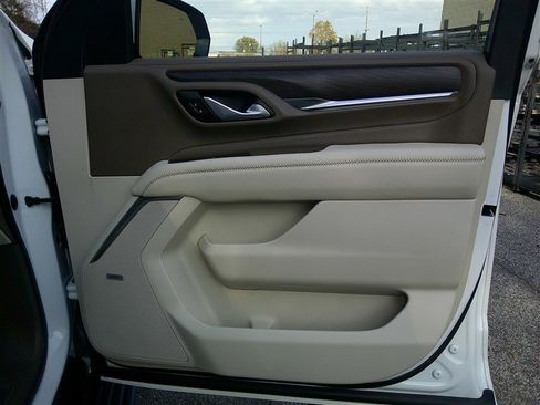 Used 2022 GMC Yukon XL Denali image 25