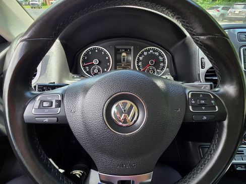 Used 2016 Volkswagen Tiguan S AWD/4WD image 9
