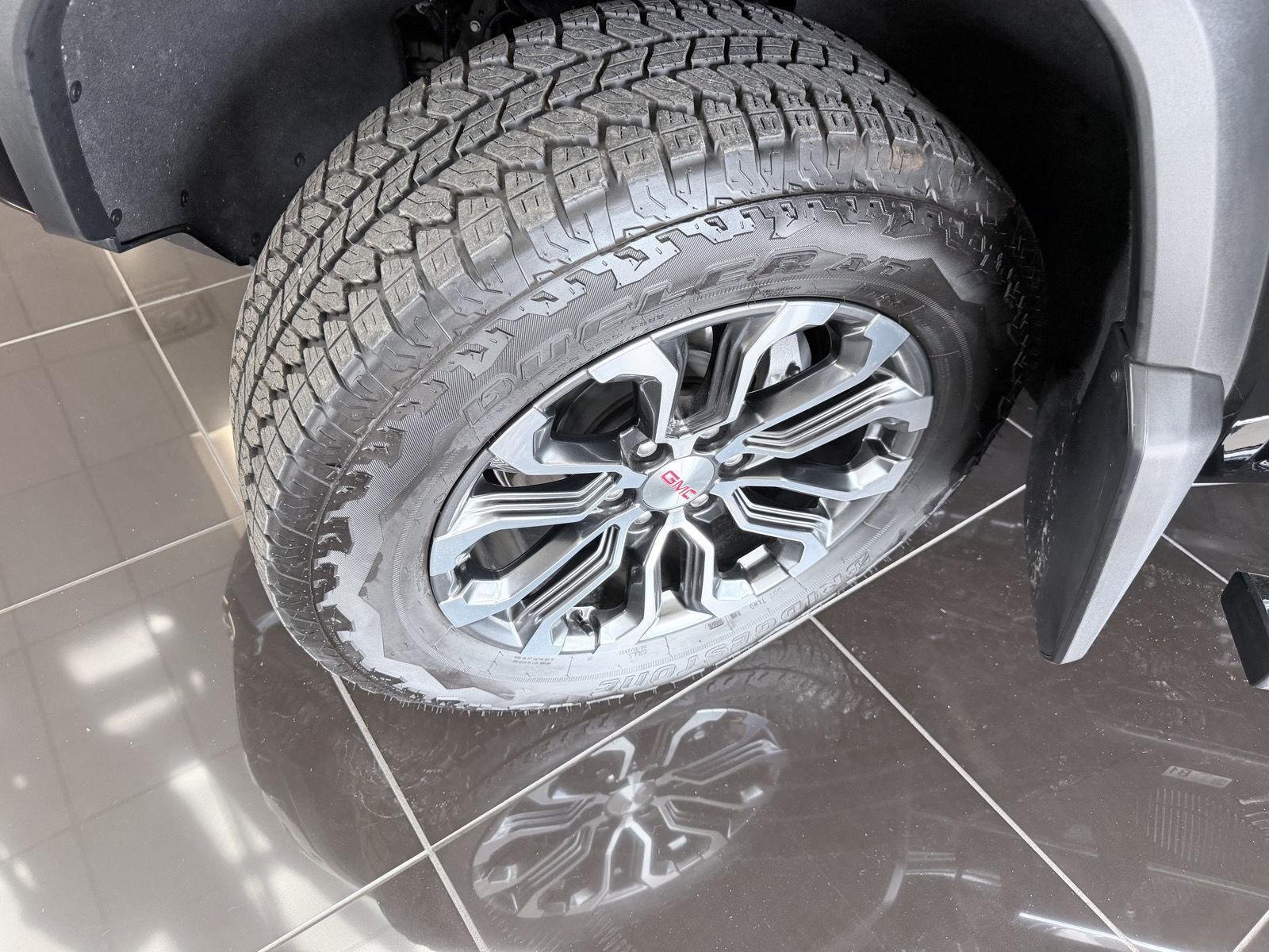 Used 2023 GMC Canyon Denali AWD/4WD image 44