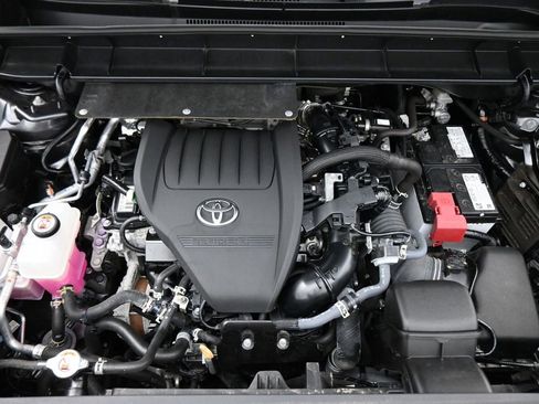 Used 2023 Toyota Highlander XLE AWD/4WD image 21